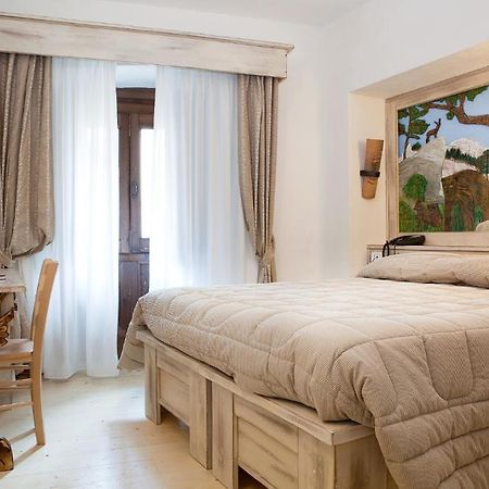 Garni La Rua Nel Bosco Hotel Ривизондоли Стая снимка